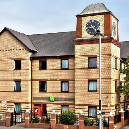 Отель Ibis Styles London Walthamstow Экстерьер фото