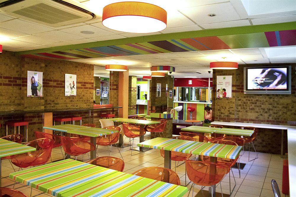 Отель Ibis Styles London Walthamstow Экстерьер фото