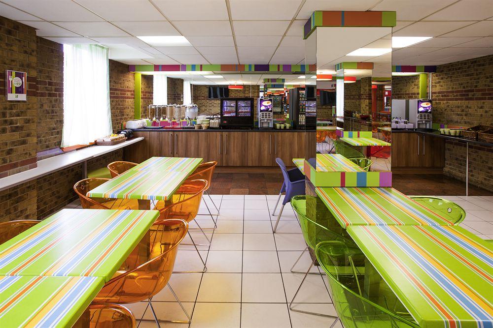Отель Ibis Styles London Walthamstow Экстерьер фото