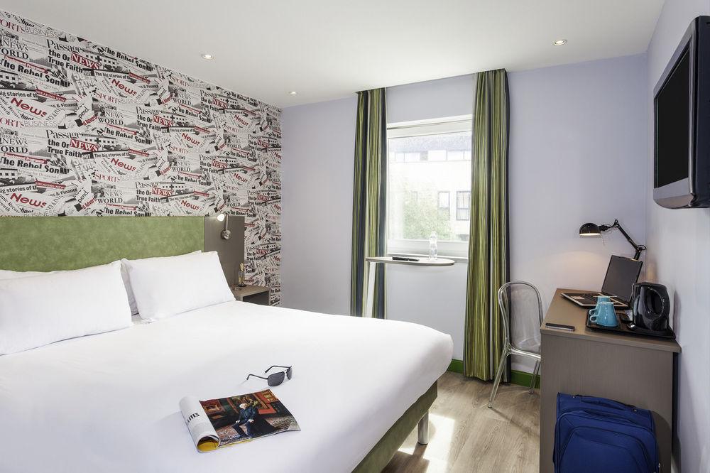 Отель Ibis Styles London Walthamstow Экстерьер фото
