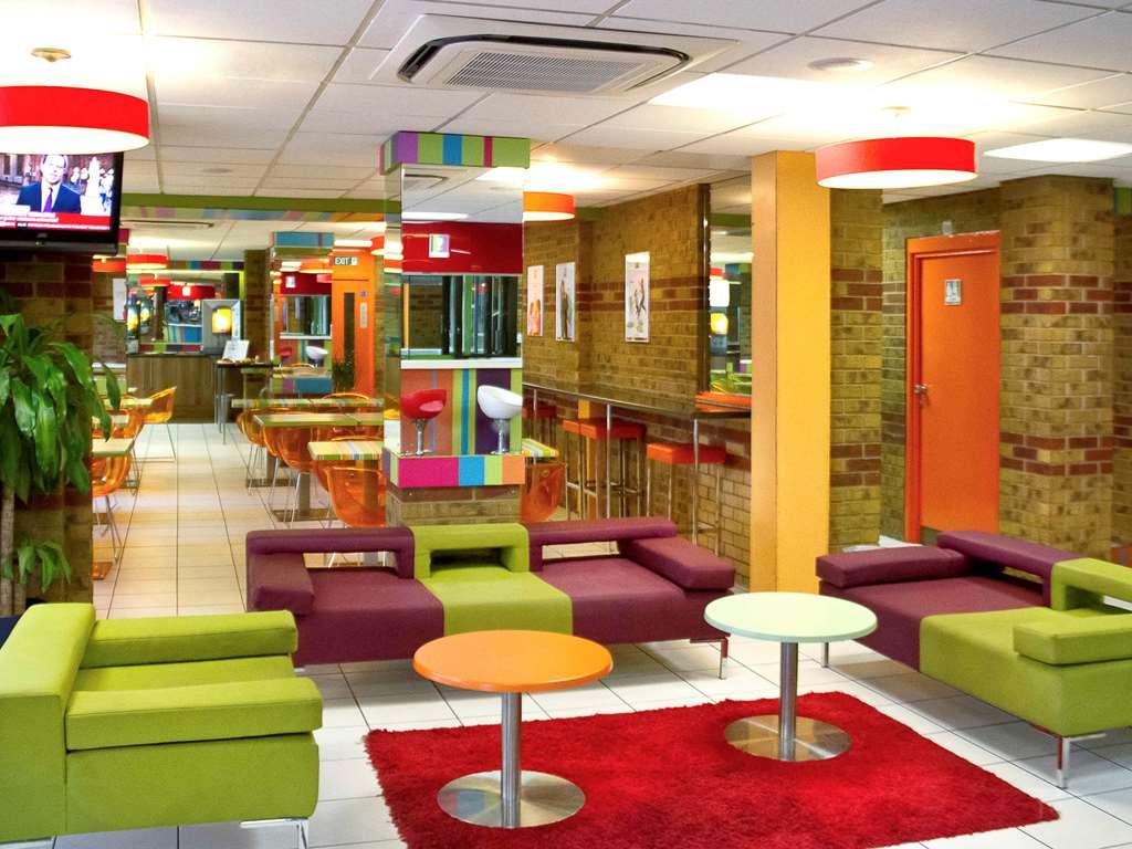 Отель Ibis Styles London Walthamstow Ресторан фото