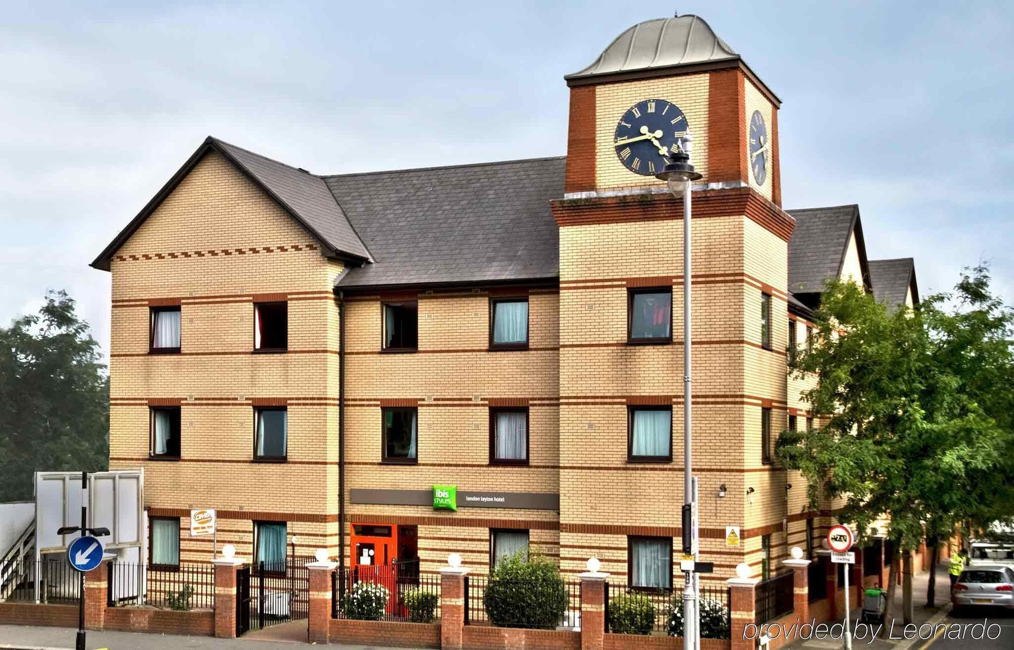 Отель Ibis Styles London Walthamstow Экстерьер фото