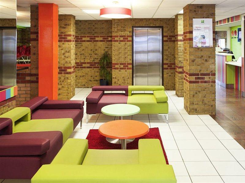 Отель Ibis Styles London Walthamstow Экстерьер фото