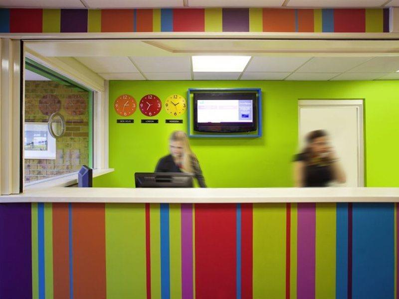 Отель Ibis Styles London Walthamstow Экстерьер фото
