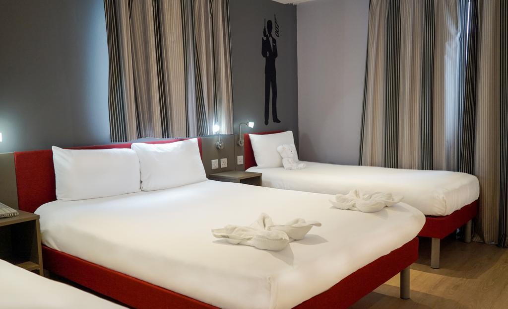 Отель Ibis Styles London Walthamstow Экстерьер фото