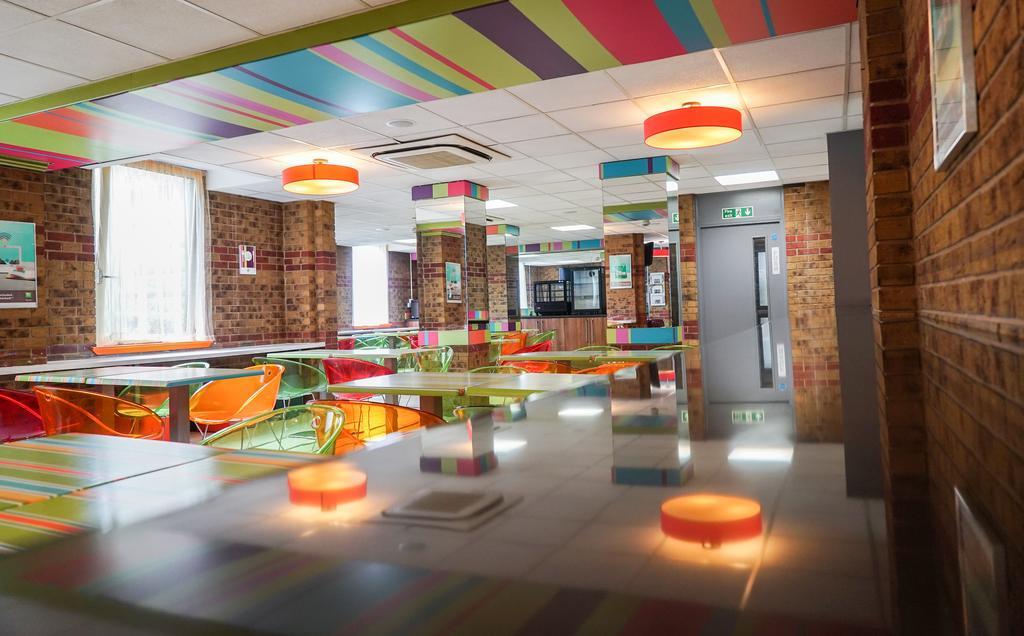 Отель Ibis Styles London Walthamstow Экстерьер фото