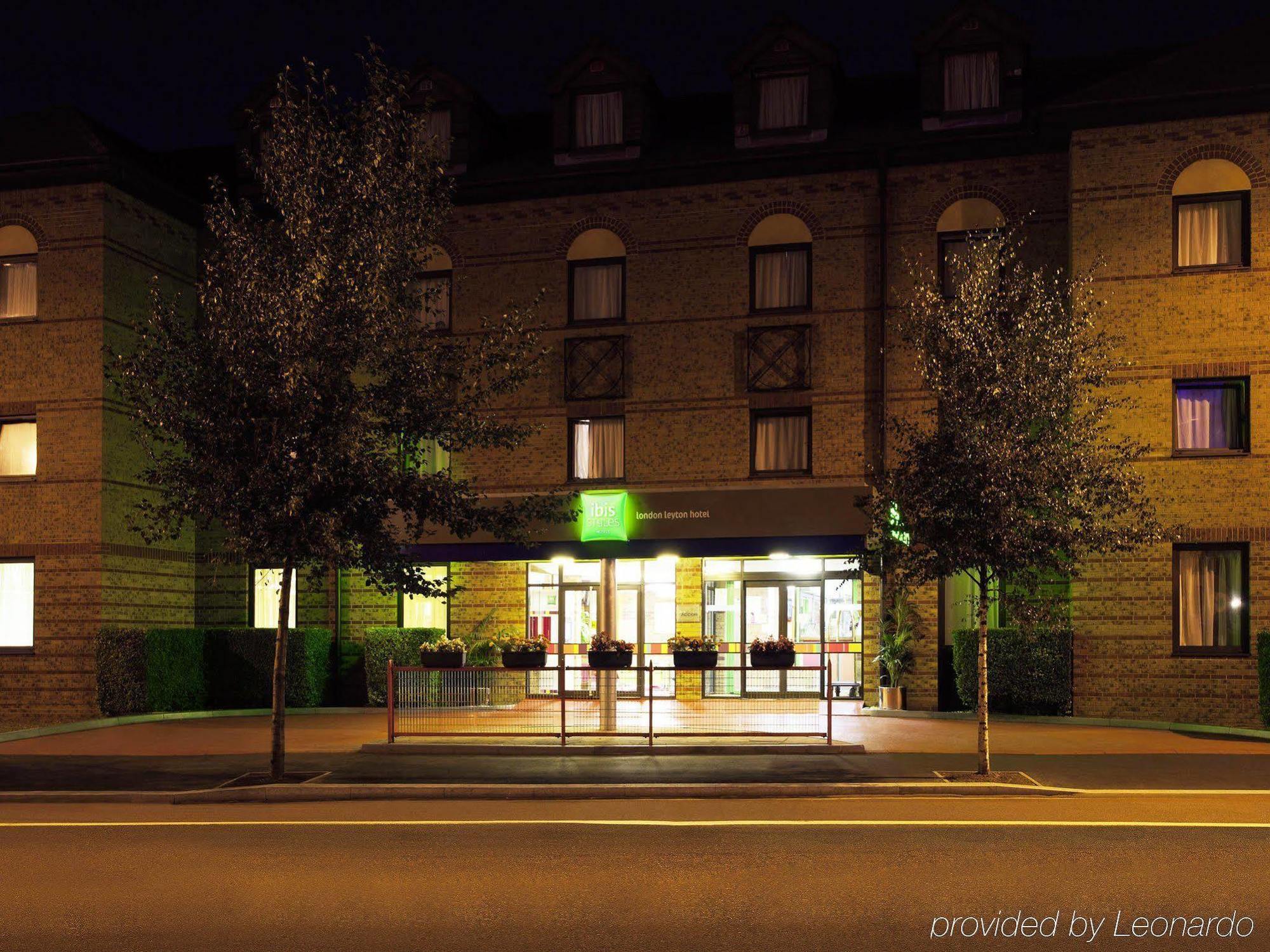 Отель Ibis Styles London Walthamstow Экстерьер фото