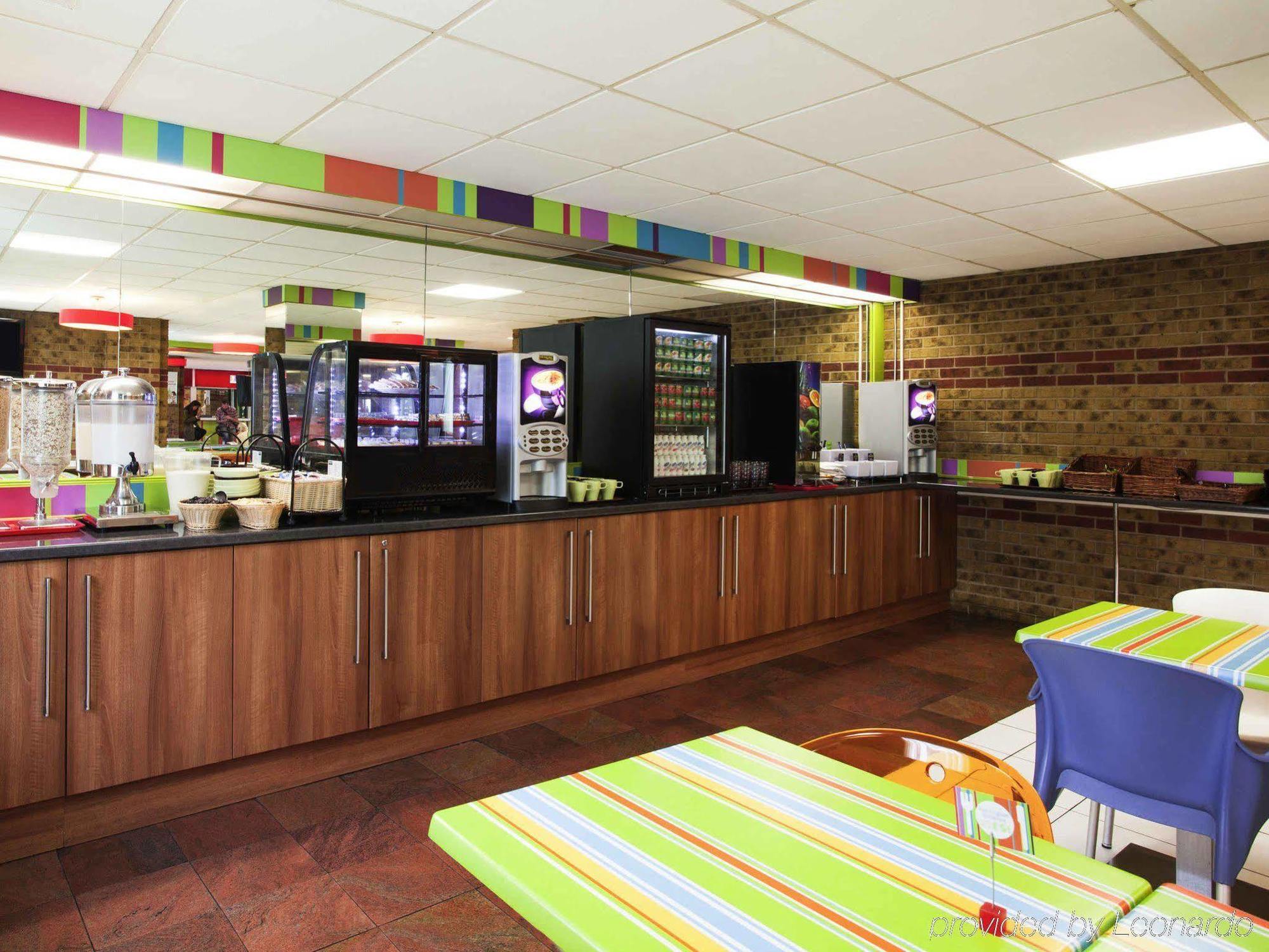 Отель Ibis Styles London Walthamstow Экстерьер фото