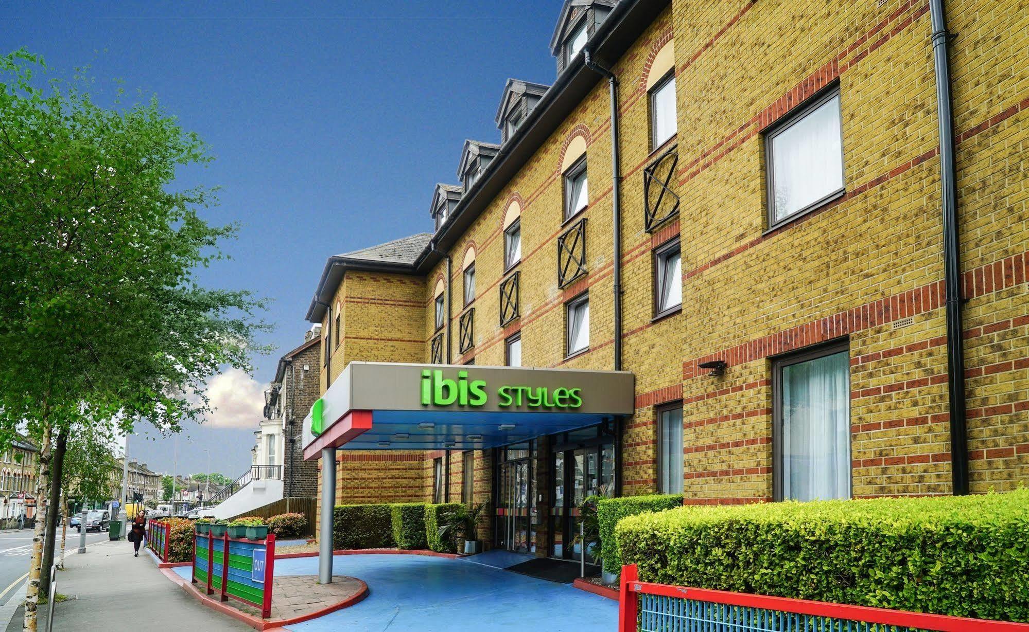 Отель Ibis Styles London Walthamstow Экстерьер фото