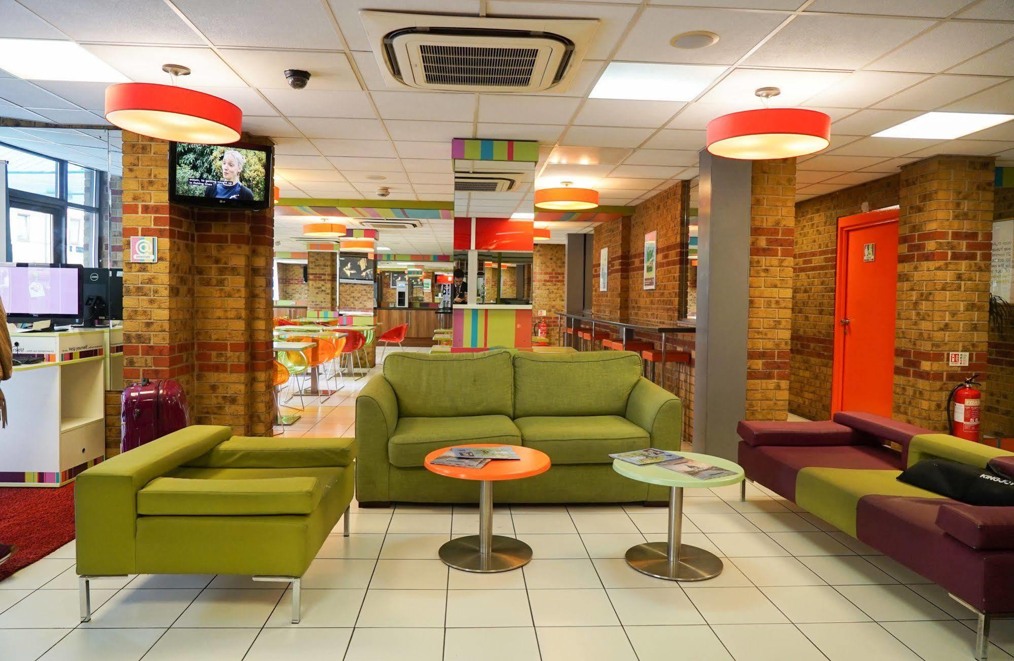 Отель Ibis Styles London Walthamstow Экстерьер фото
