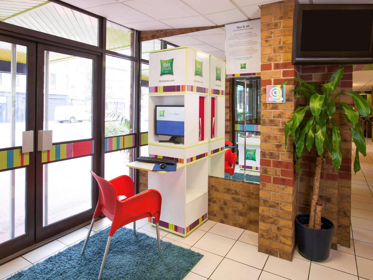 Отель Ibis Styles London Walthamstow Экстерьер фото