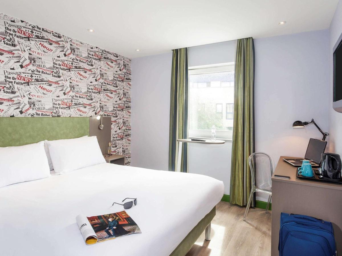 Отель Ibis Styles London Walthamstow Экстерьер фото